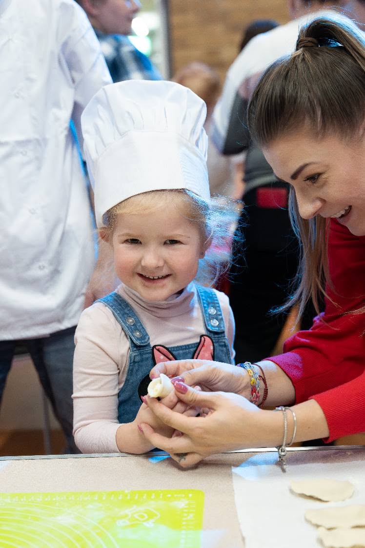 Intergenerational Polish tradition workshop