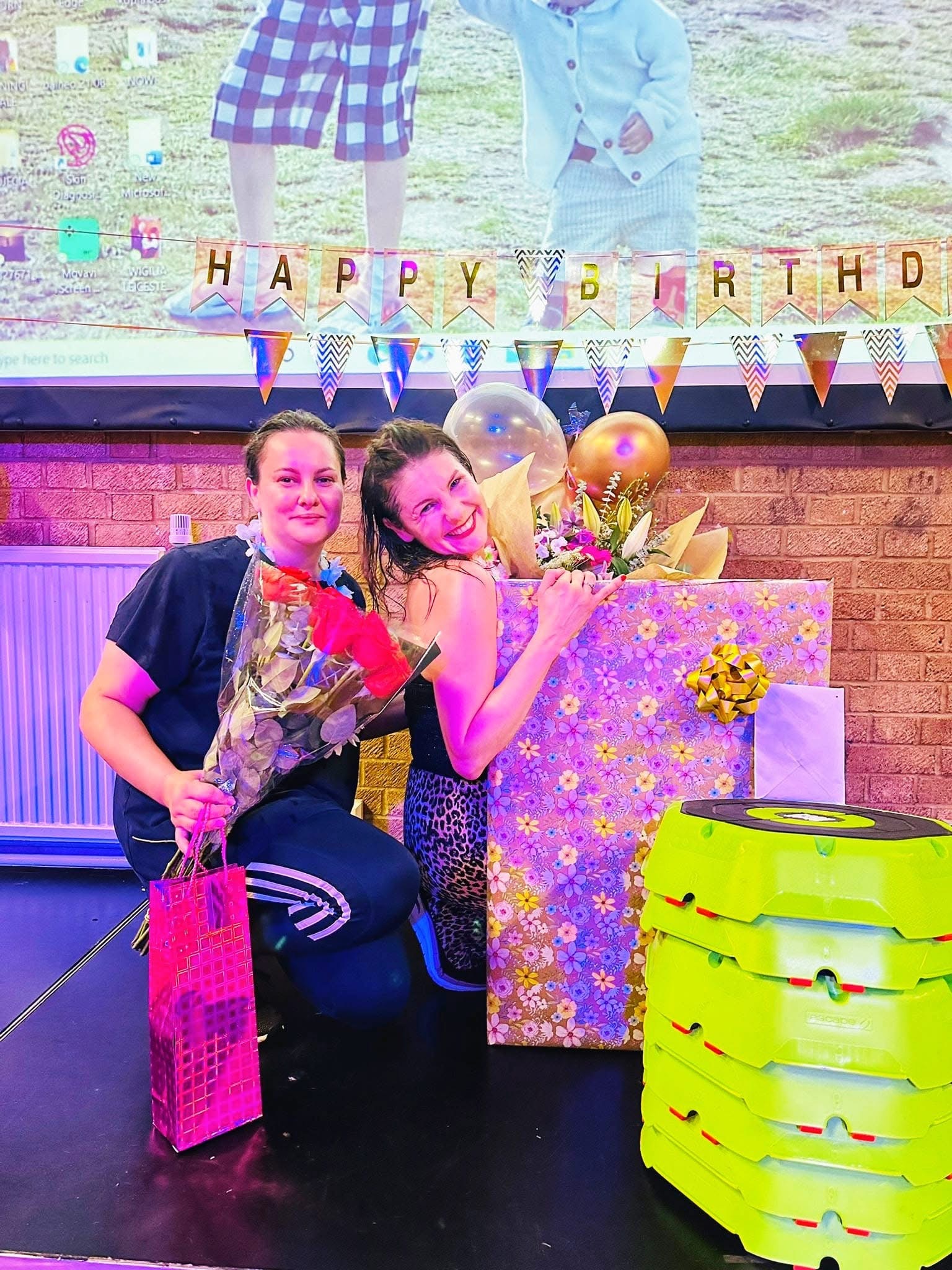 Early Podaj Dalej community celebration